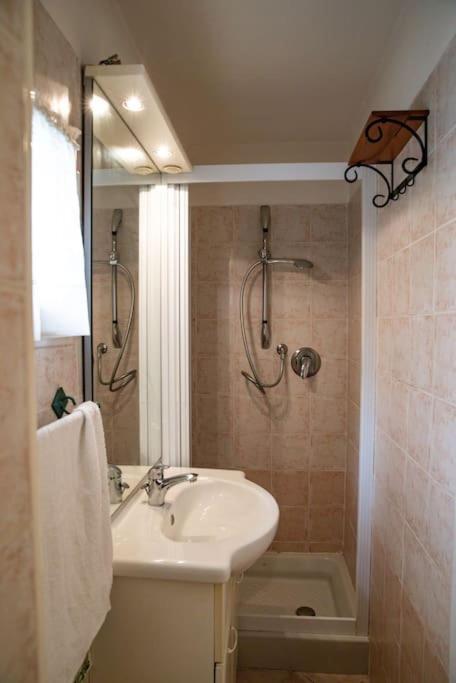 Il Cuore Di Firenze + Corte Privata+ Wifi+Ac Luaran gambar